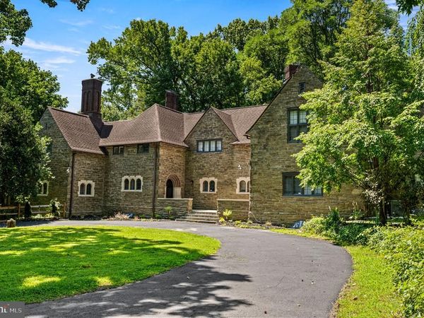 999 E HAINES STREET, PHILADELPHIA, PA 19138