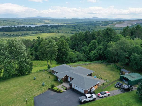 537 Memphremagog Views, Newport City, VT 05855