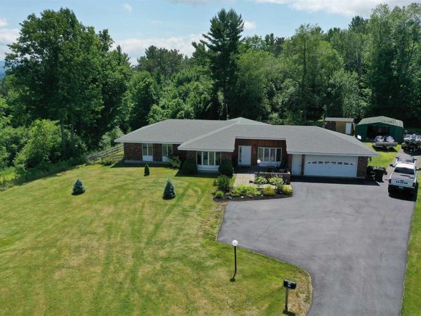 537 Memphremagog Views, Newport City, VT 05855