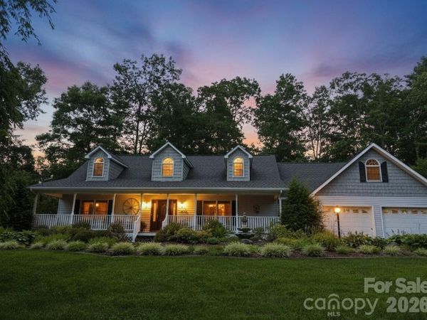225 White Oak Road , Burnsville, NC 28714