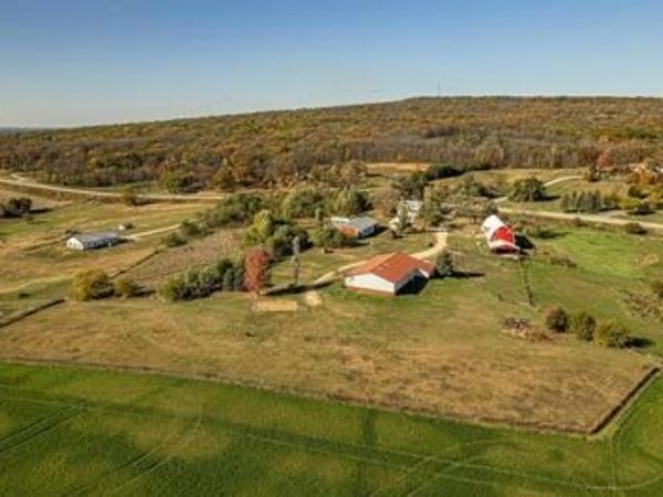8879 County Road ID Road, Blue Mounds, WI 53517