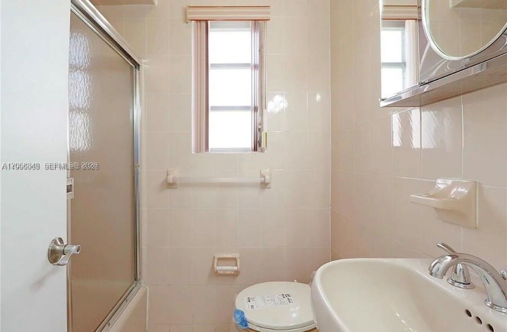 3330 SW 2, Miami, FL 33135 Photo
