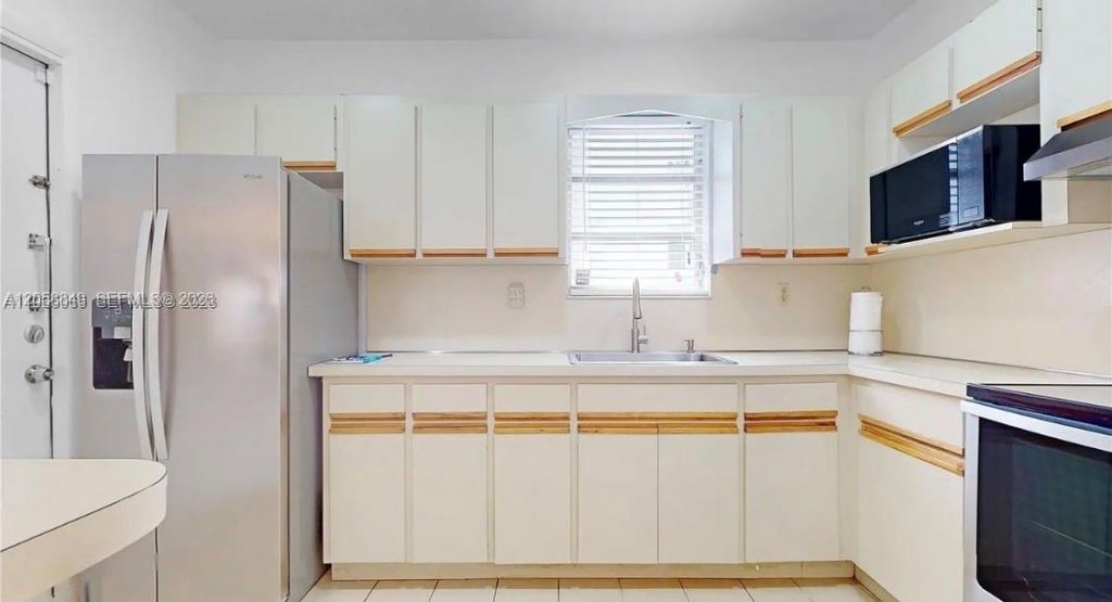 3330 SW 2, Miami, FL 33135 Photo