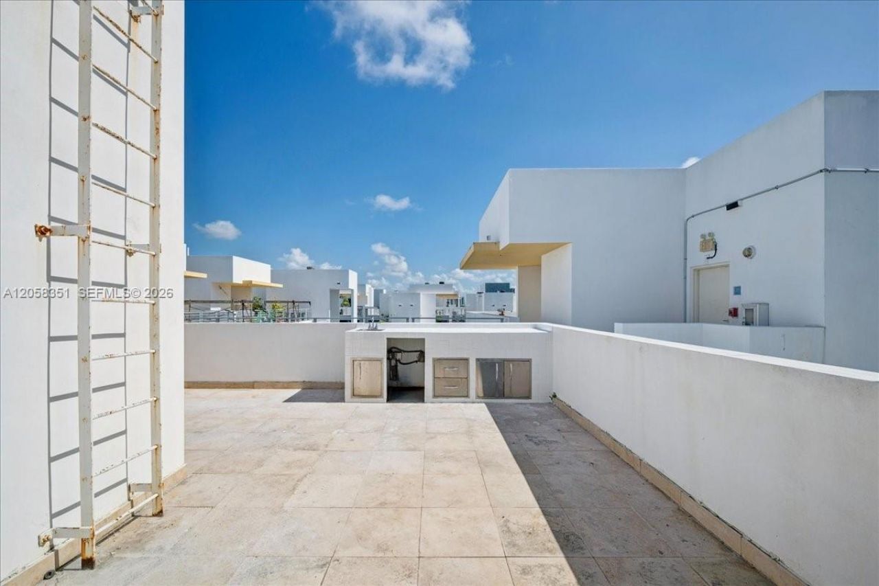 3339 Virginia St, Unit PH-3, Miami, FL 33133 Photo