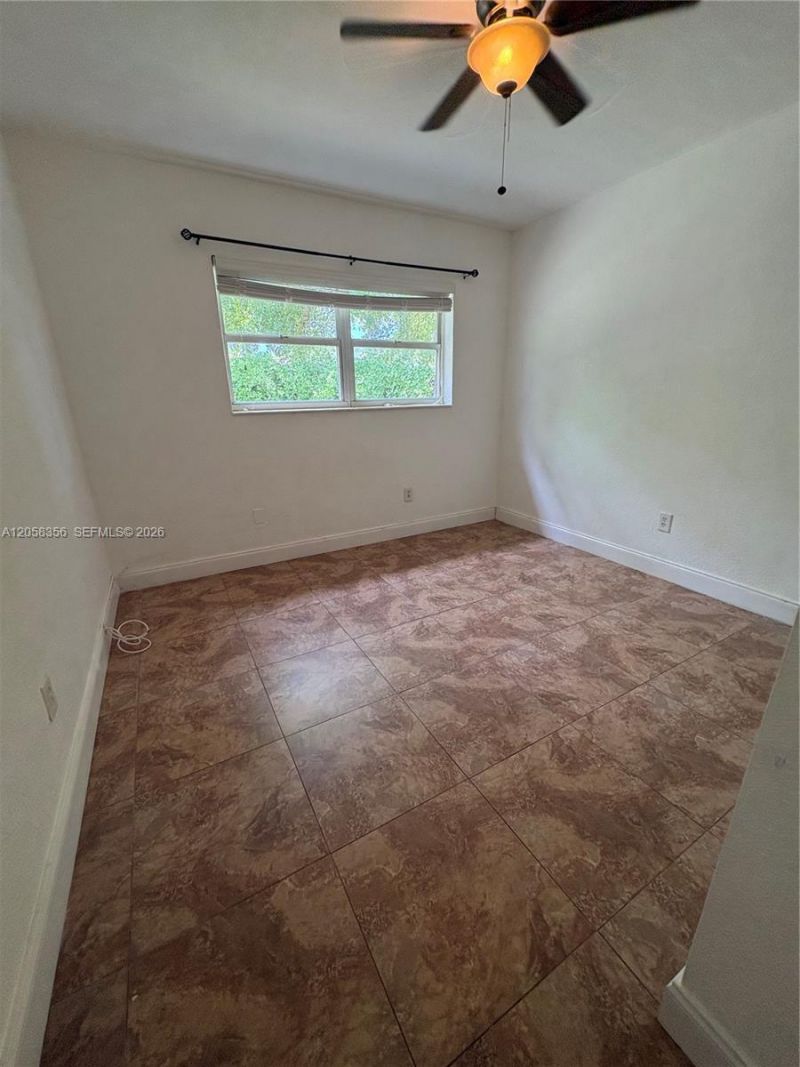 410 Pinecrest Dr, Unit 2, Miami Springs, FL 33166 Photo