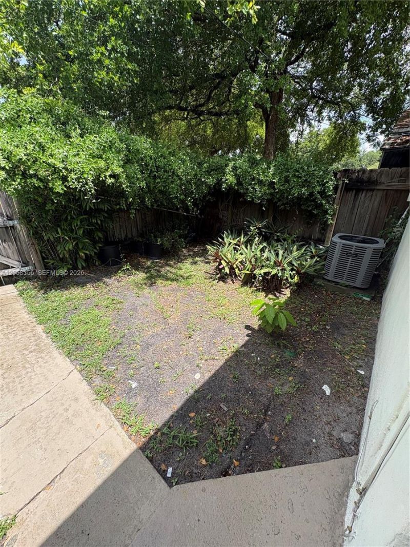 410 Pinecrest Dr, Unit 2, Miami Springs, FL 33166 Photo