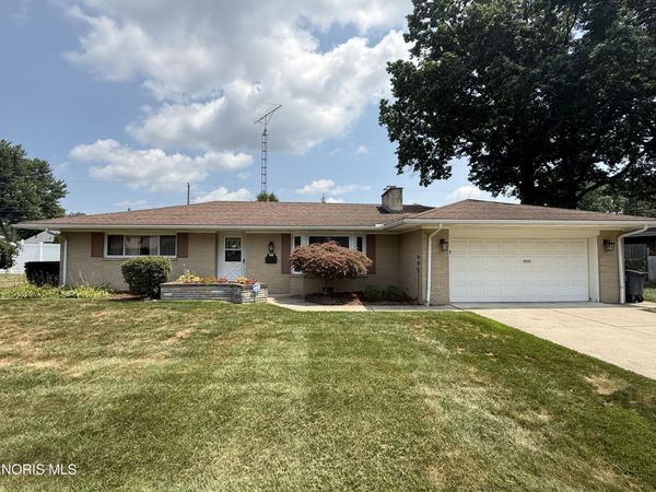 3658 Coronada Drive, Toledo, OH 43615