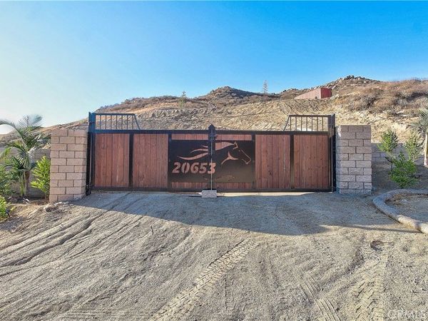 20653 Mustang Court, Lake Mathews, CA 92570