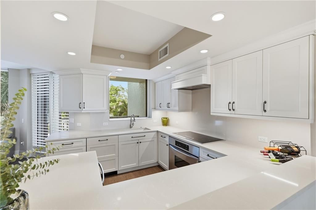 7225 Pelican Bay Blvd, Unit 302, Naples, FL 34108 Photo