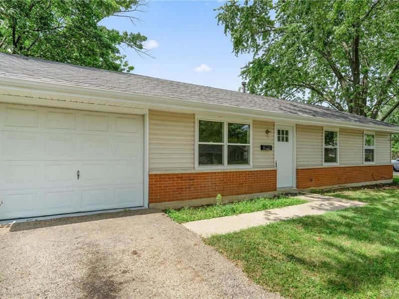 1938 Atkinson Drive, Xenia, OH 45385 Photo 4