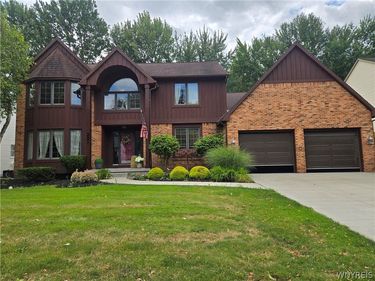 231 Londonderry Ln , Amherst, NY 14068
