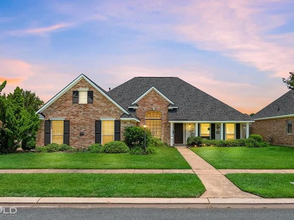 3301 Colonial Drive , Bossier City, LA 71111