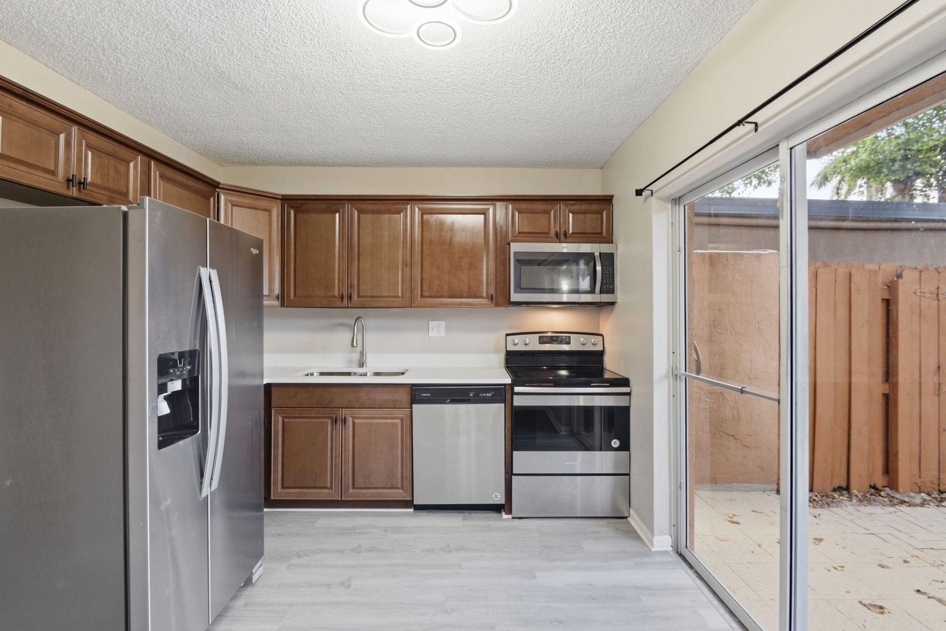 541 NW 82nd, Unit 377, Miami, FL 33126 Photo