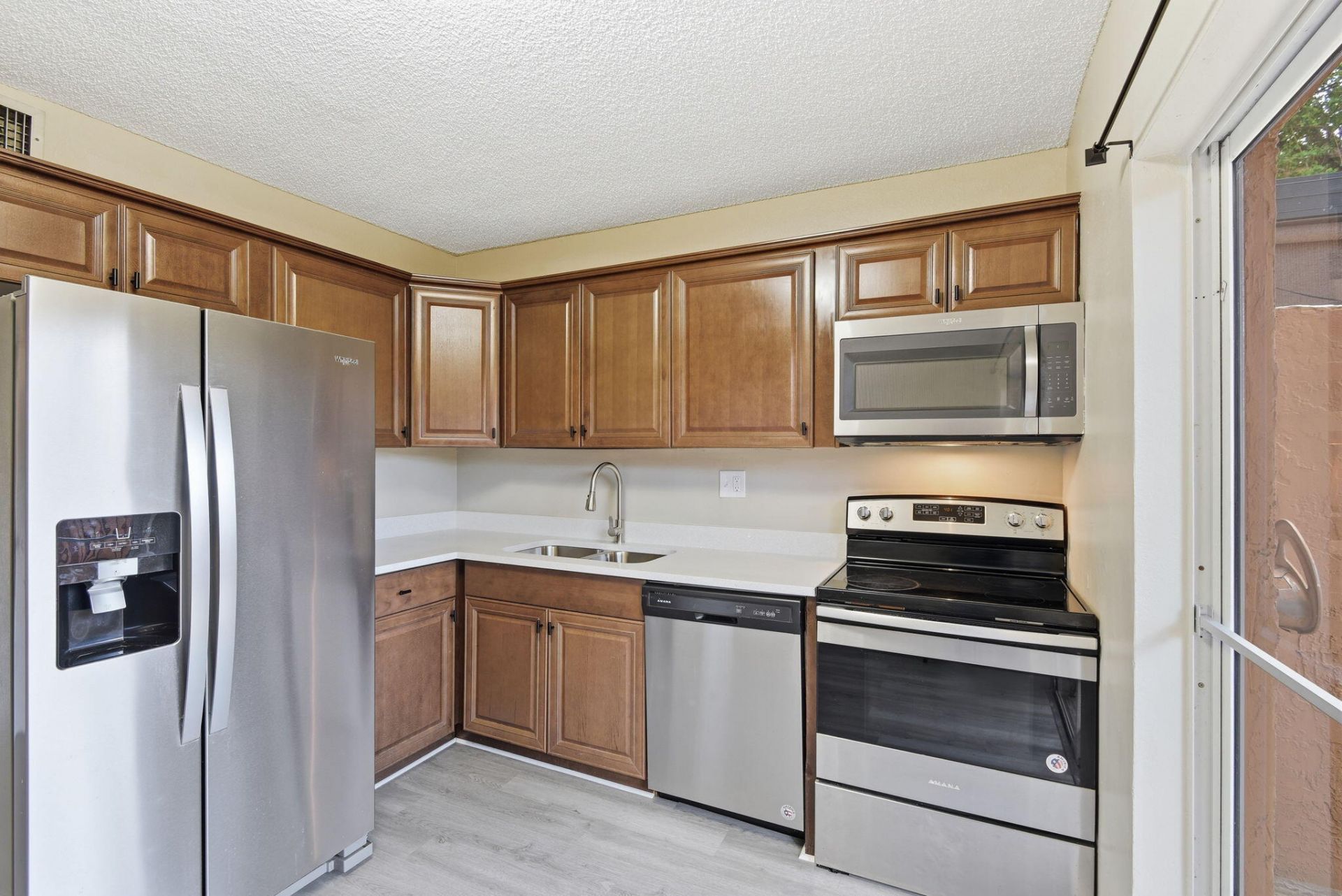 541 NW 82nd, Unit 377, Miami, FL 33126 Photo