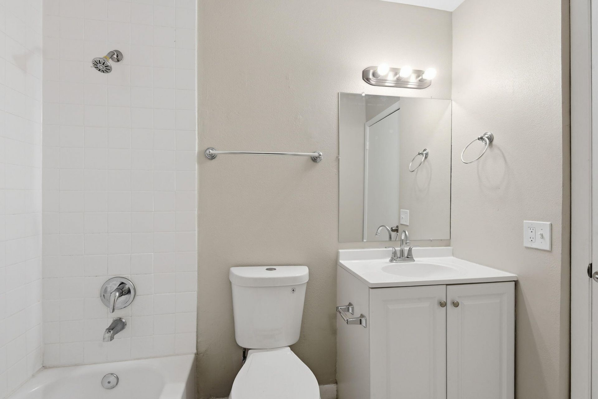 541 NW 82nd, Unit 377, Miami, FL 33126 Photo