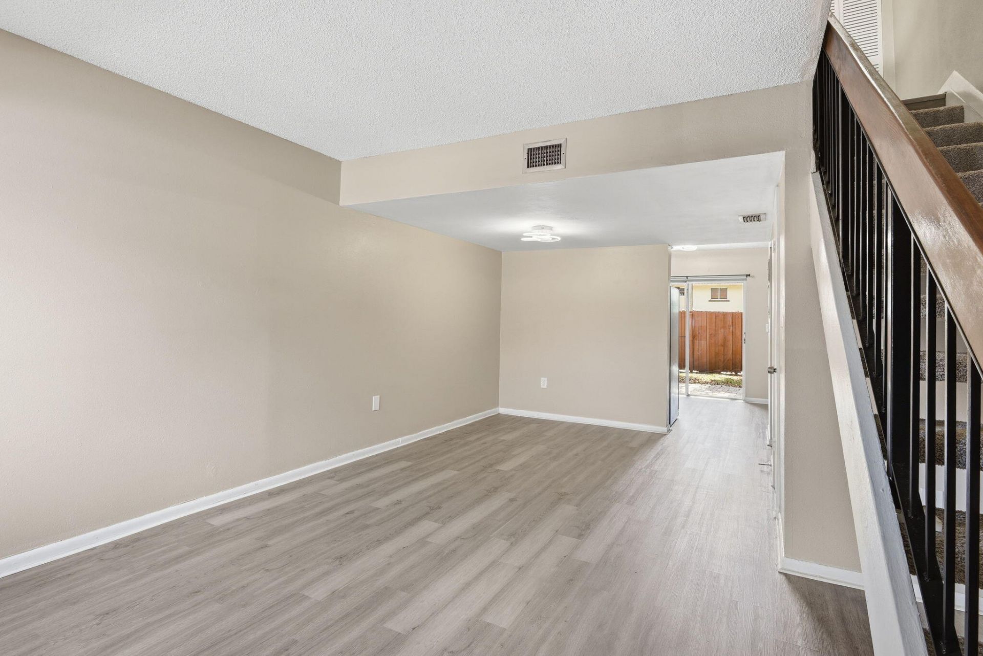541 NW 82nd, Unit 377, Miami, FL 33126 Photo