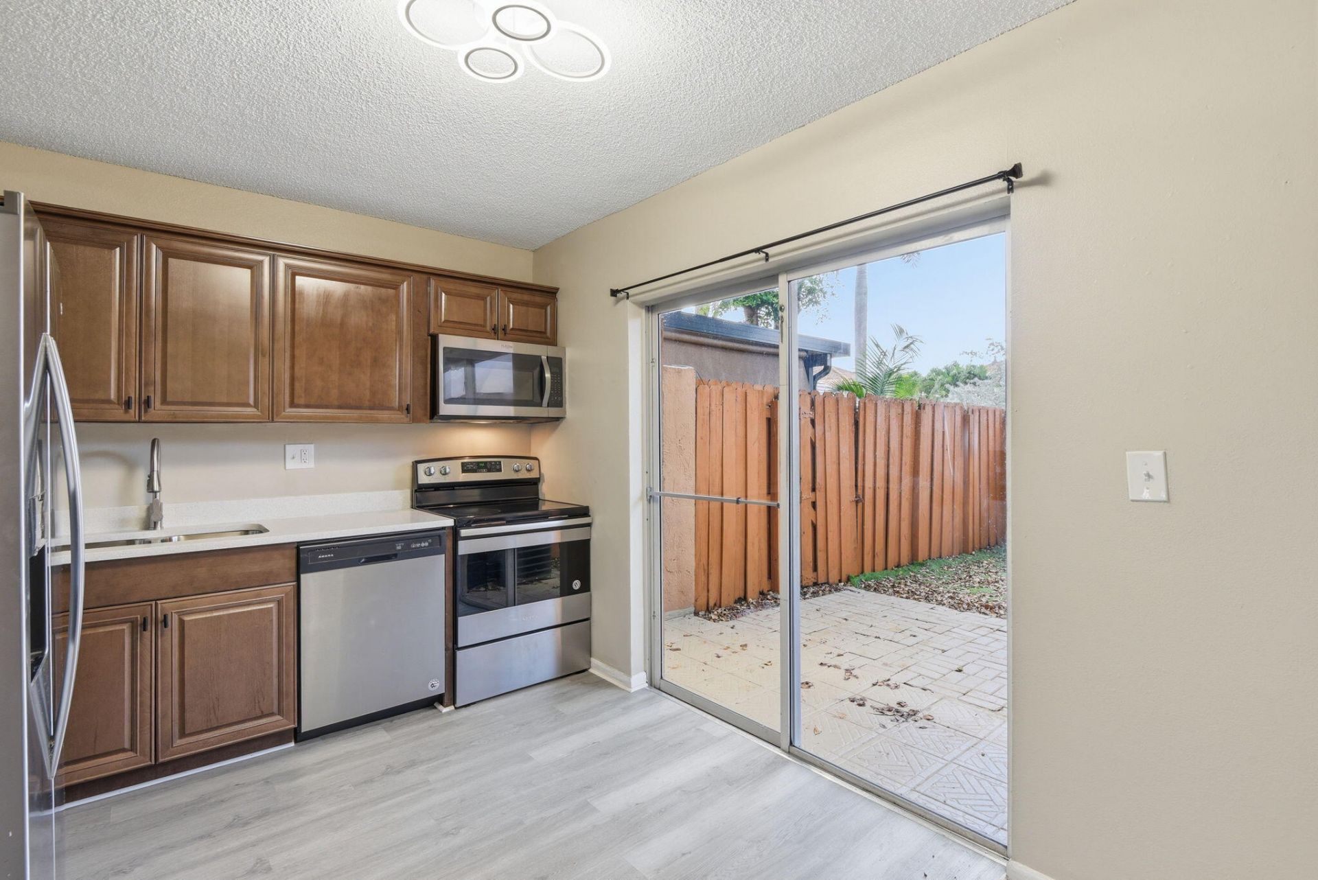 541 NW 82nd, Unit 377, Miami, FL 33126 Photo