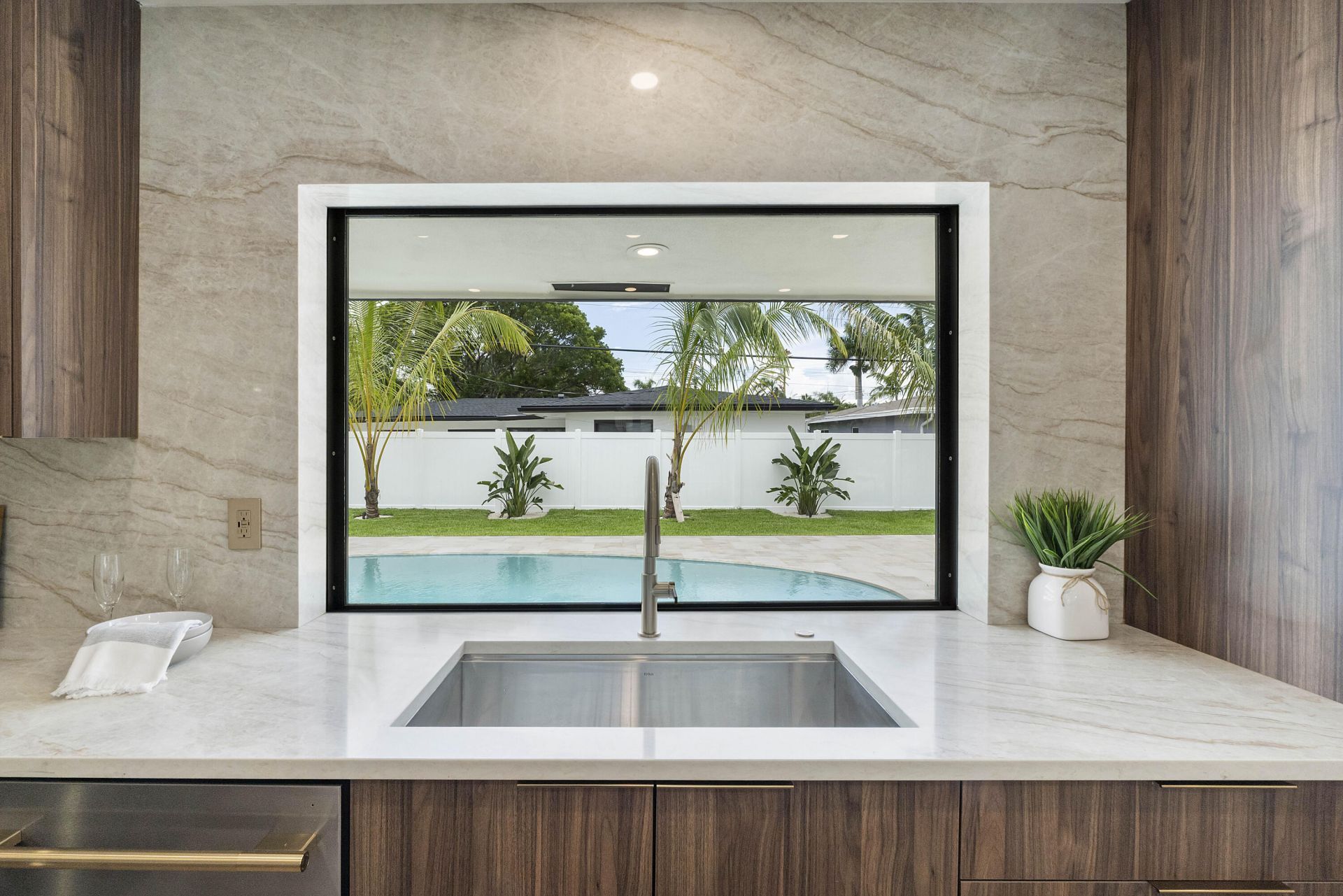6011 NE 19th Avenue, Fort Lauderdale, FL 33308 Photo