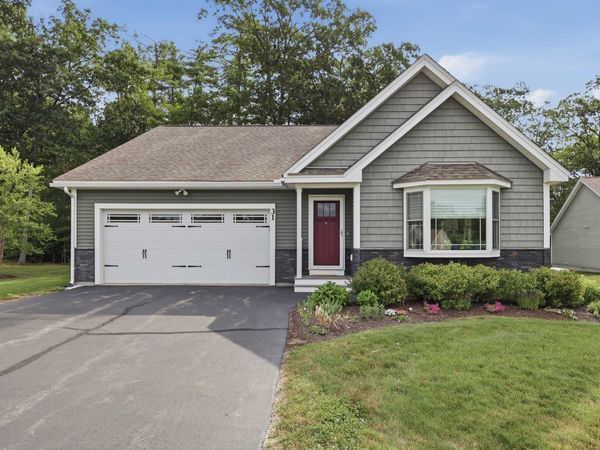 31 Castle Court, Unit 31, Kingston, NH 03848