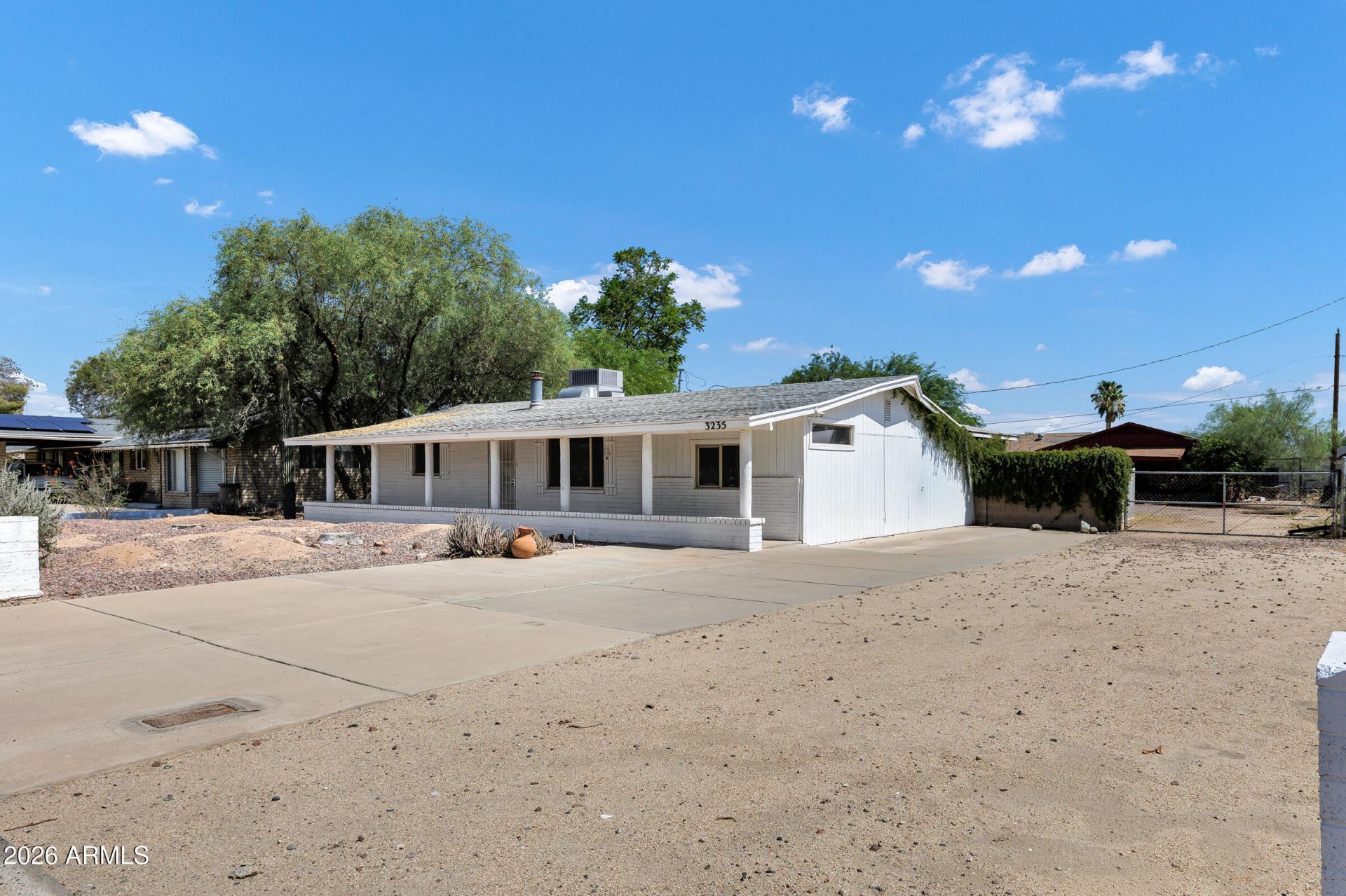 3235 E Sunnyside Lane E, Phoenix, AZ 85032 Main Photo