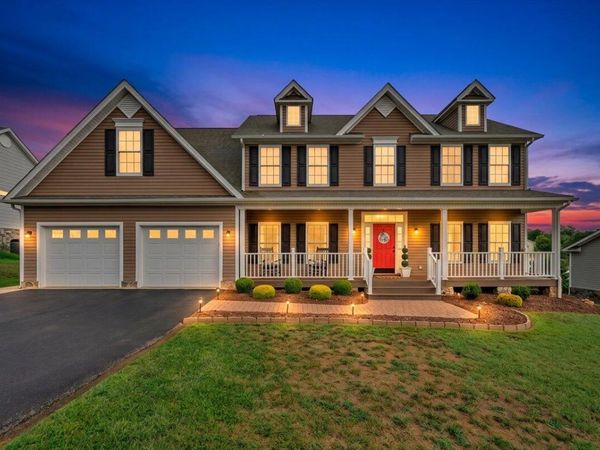 5927 Crumpacker DR, Roanoke, VA 24012