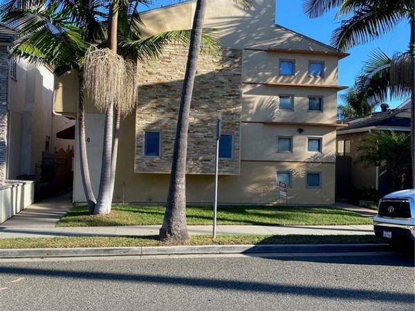250 6th Street, Unit 4, Seal Beach, CA 90740