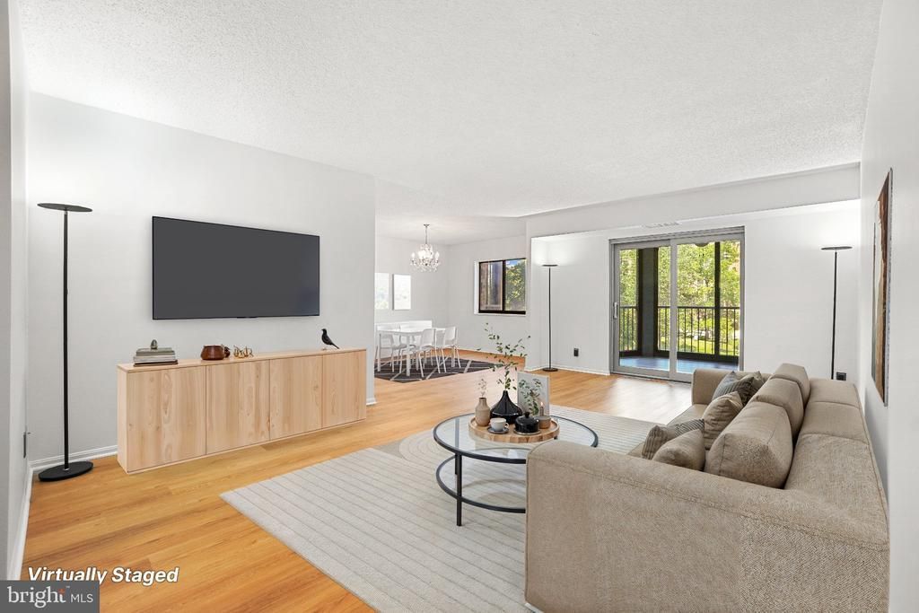 5902 Mount Eagle Drive, Unit 315, Alexandria, VA 22303 Main Photo