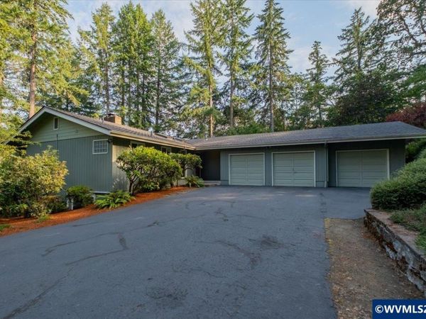 2810 NW Royal Oaks Dr, Corvallis, OR 97330