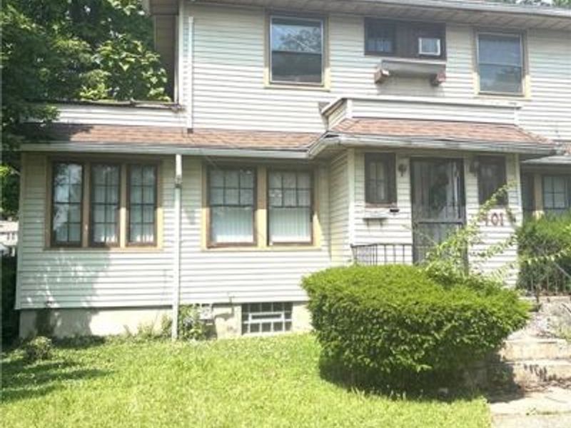 401 Willowwood Drive, Dayton, OH 45405 Photo 2