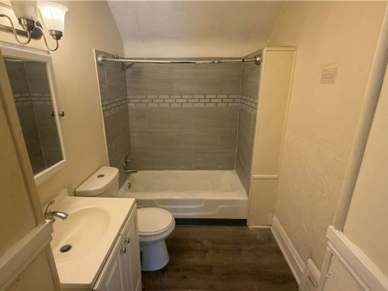 10122 Loretta Avenue, Cleveland, OH 44111 Photo 6
