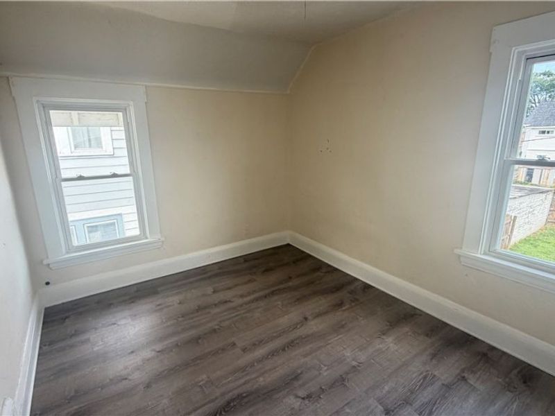 10122 Loretta Avenue, Cleveland, OH 44111 Photo 8