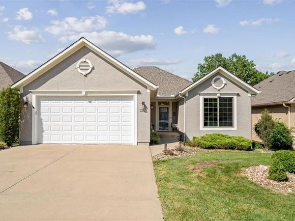 1348 SW Heartwood Drive, Lee's Summit, MO 64081