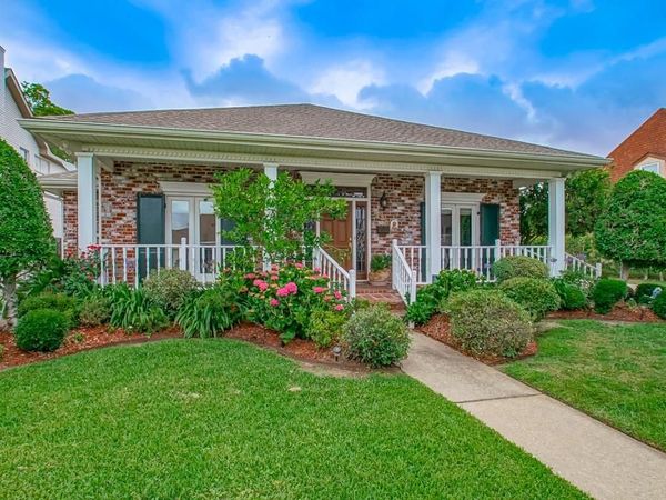 725 MARLENE Drive , Gretna, LA 70056