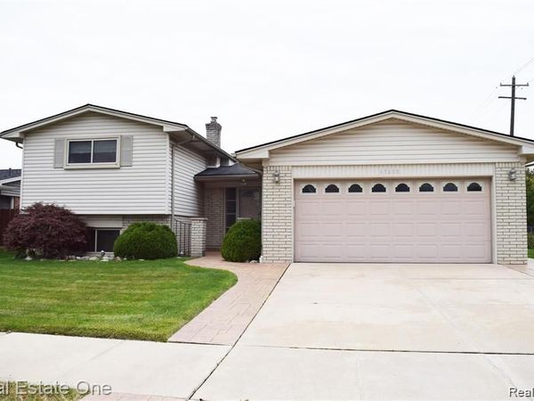 43608 LOMBARDY Drive , CANTON, MI 48187