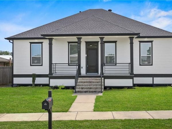 808 ELLEN Drive , Chalmette, LA 70043