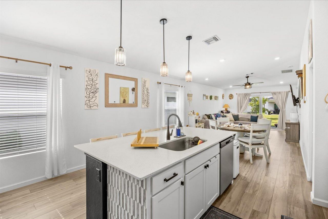 11202 NW Fernbrook Drive, Port Saint Lucie, FL 34987 Photo