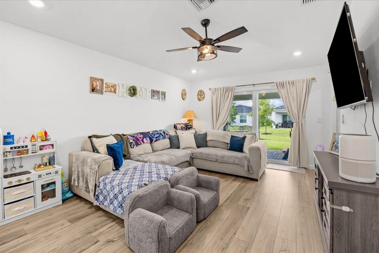 11202 NW Fernbrook Drive, Port Saint Lucie, FL 34987 Photo