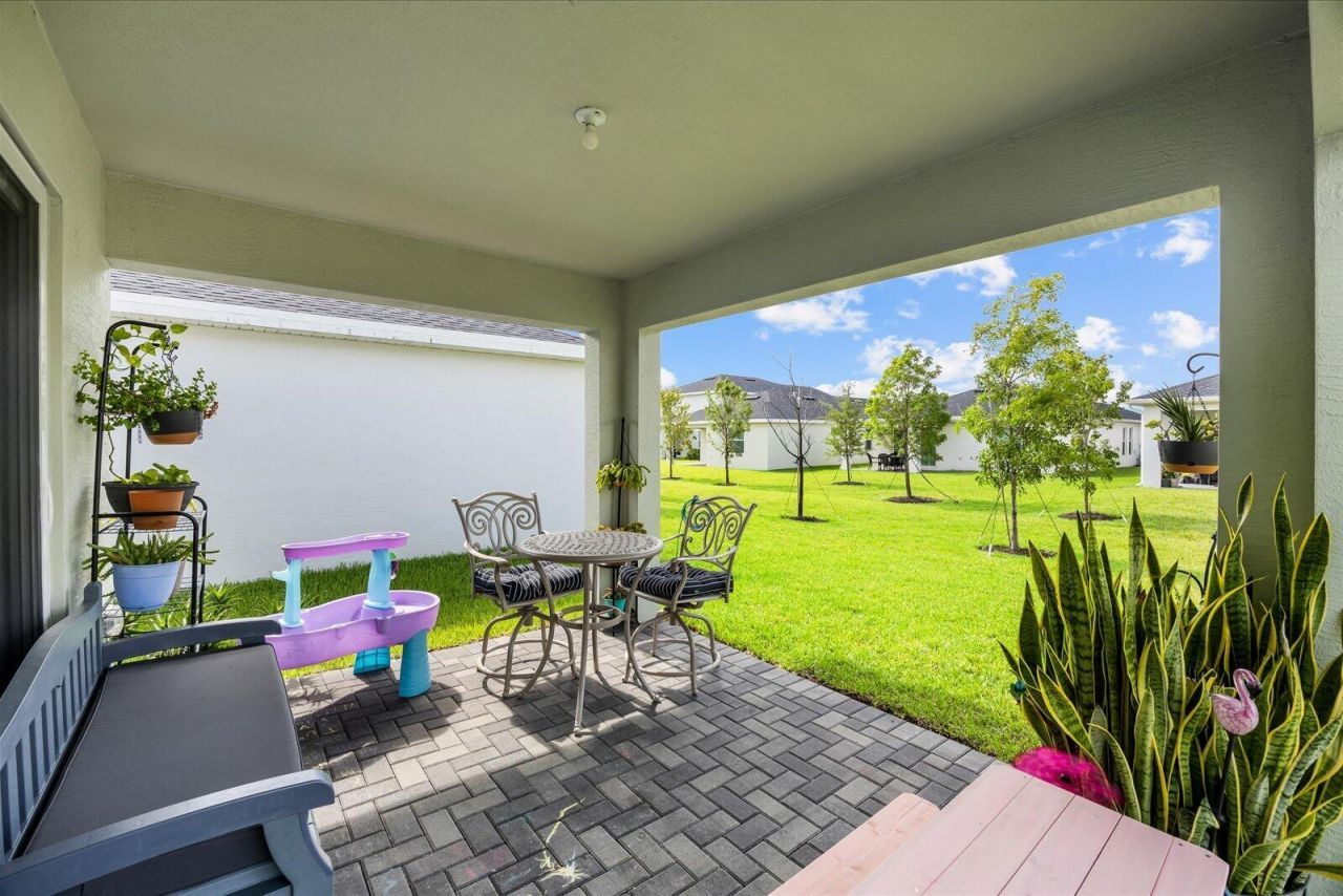 11202 NW Fernbrook Drive, Port Saint Lucie, FL 34987 Photo