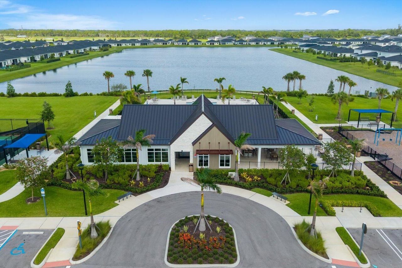 11202 NW Fernbrook Drive, Port Saint Lucie, FL 34987 Photo