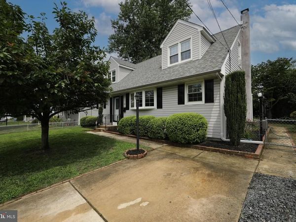 37 WOODBINE AVENUE, MAPLE SHADE, NJ 08052