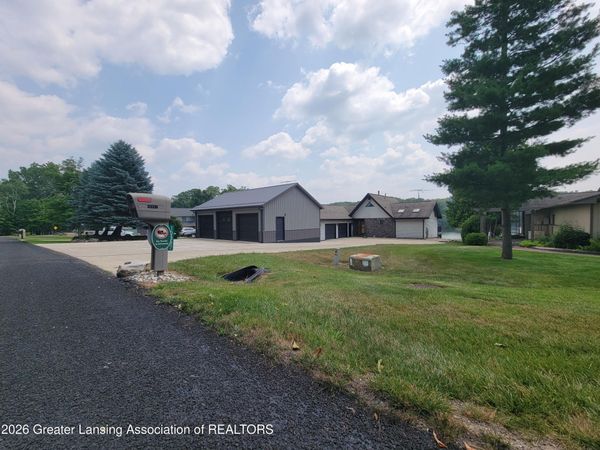 10087 Lakeside Drive, Perrinton, MI 48871