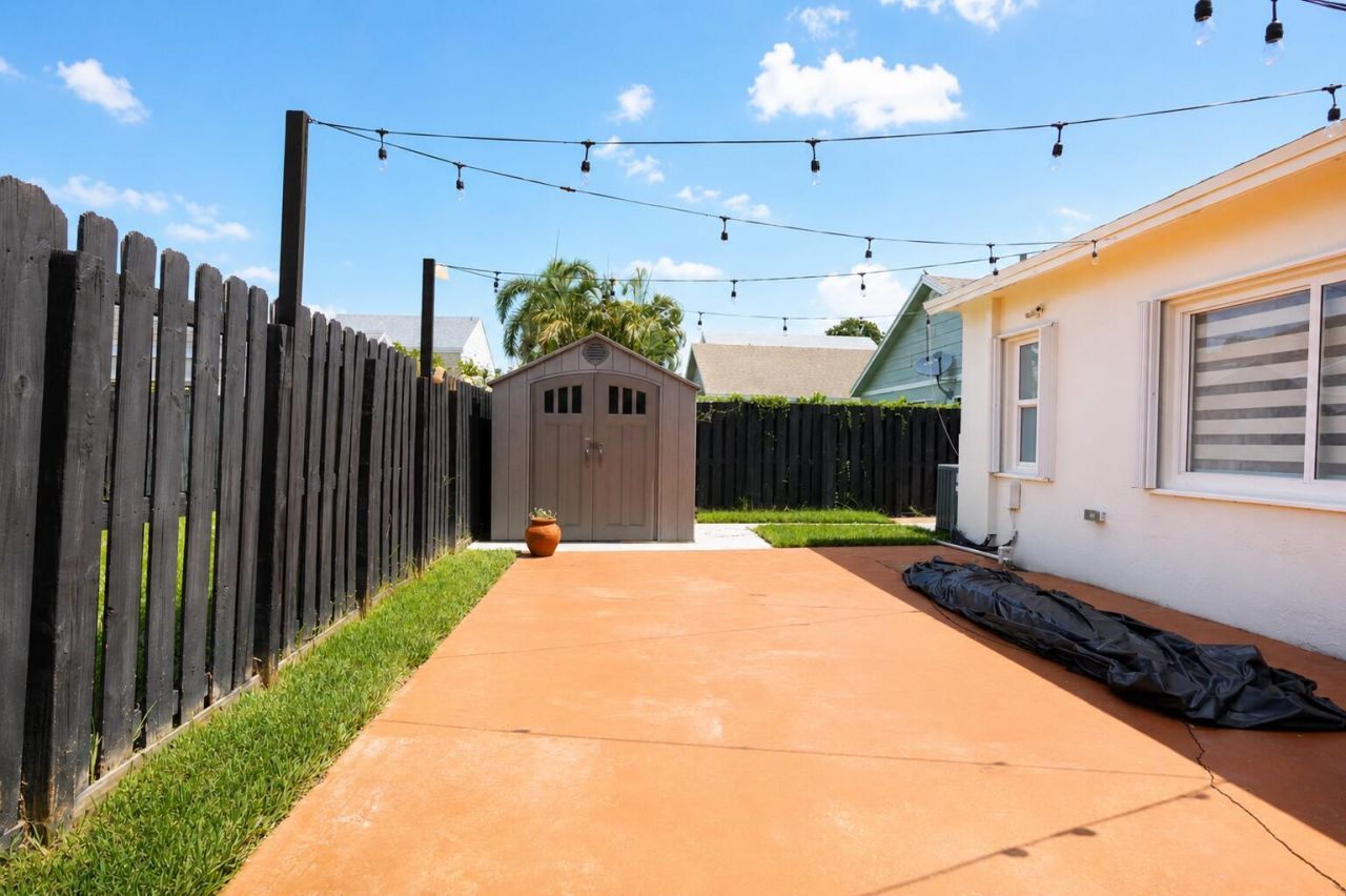 249 SW 159th Avenue, Sunrise, FL 33326 Photo