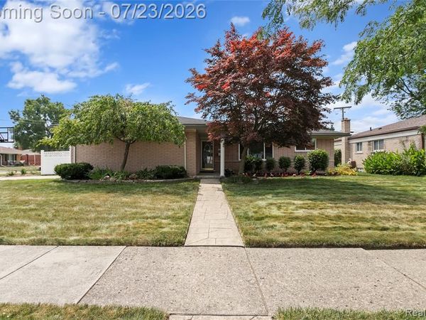 13842 Collins Drive, Warren, MI 48088
