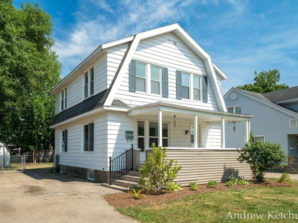2402 Lamar Avenue SW, Wyoming, MI 49519