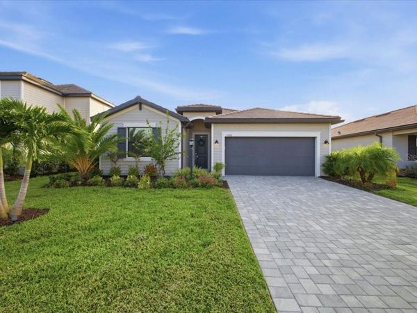 5250 CORAL REEF WAY , LAKEWOOD RANCH, FL 34211