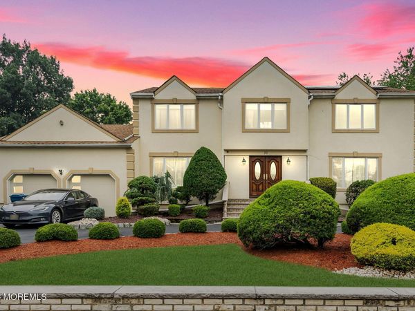 30 Scott Drive, Morganville, NJ 07751