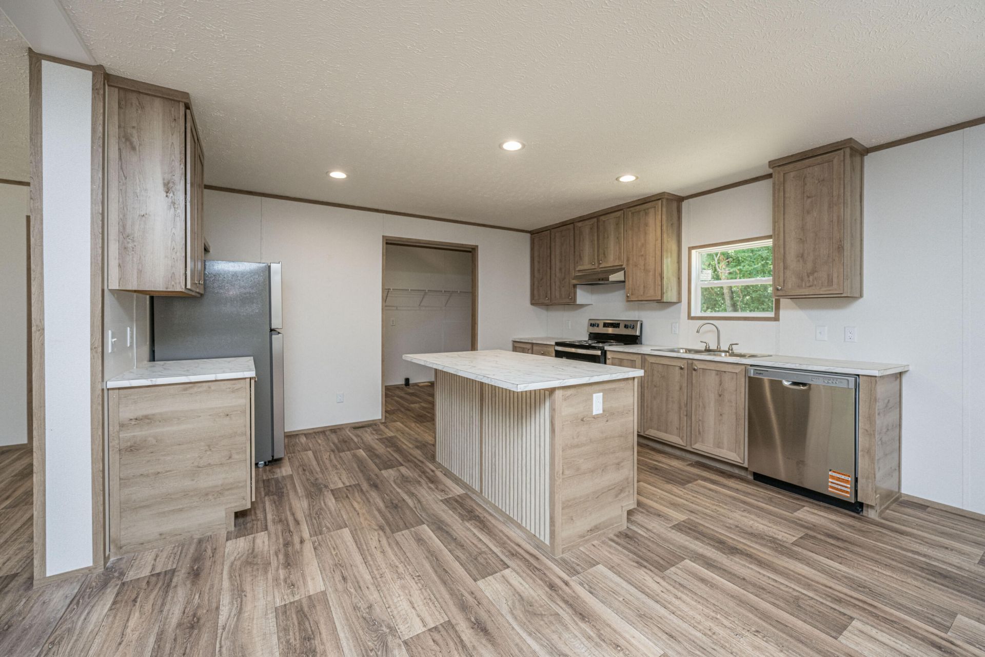 308 Bedford Road Photo 20