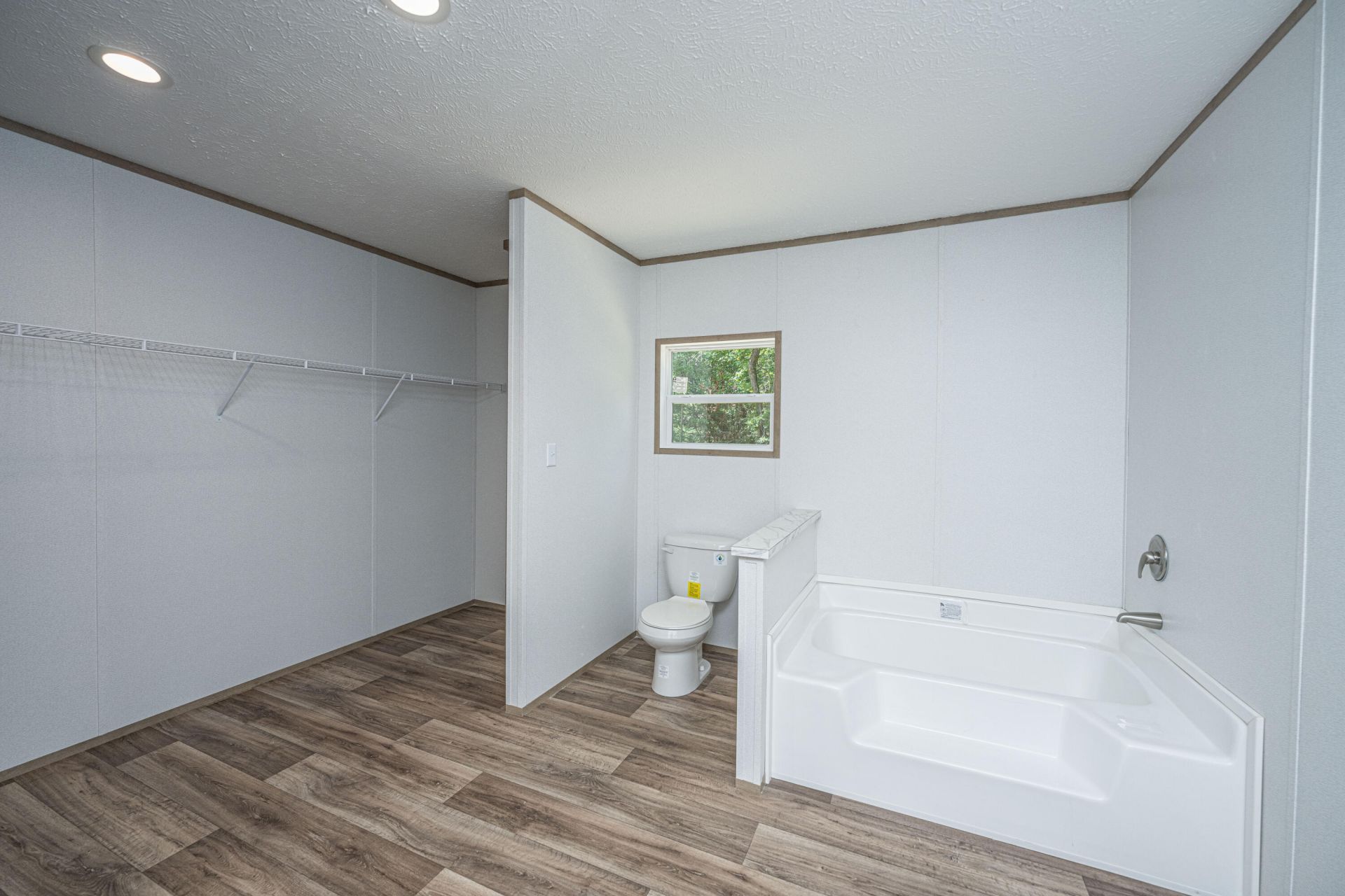 308 Bedford Road Photo 23