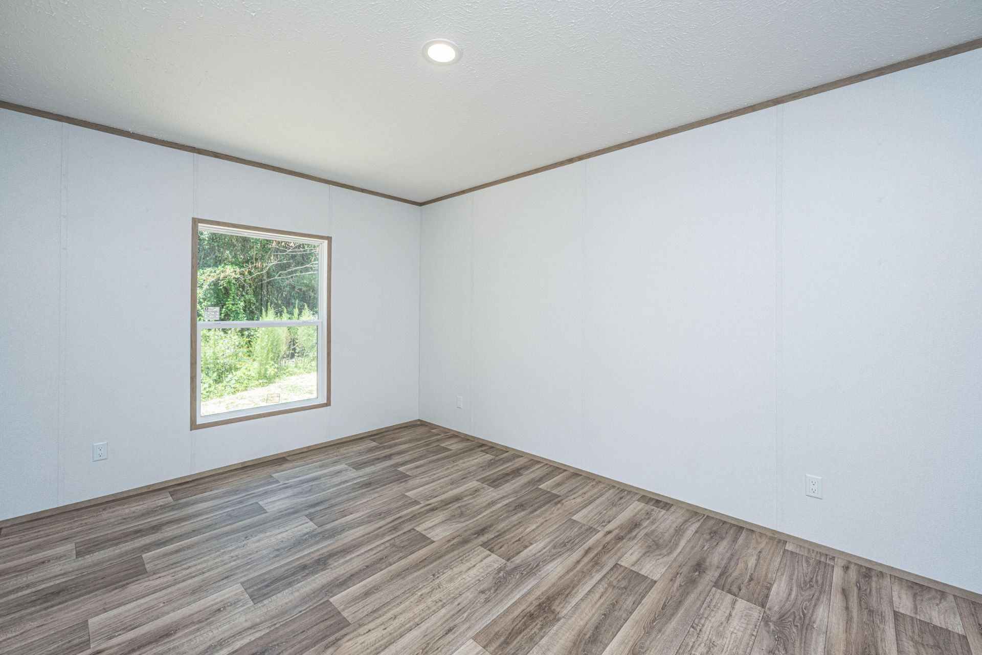 308 Bedford Road Photo 26