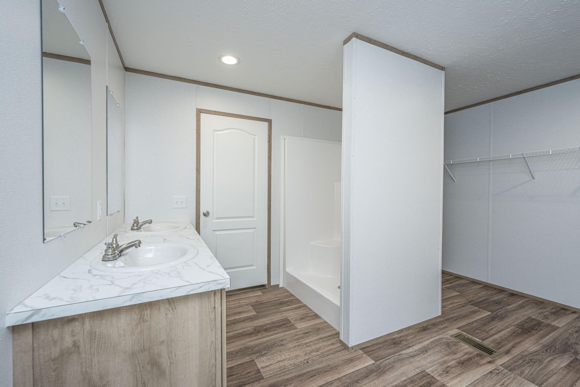 308 Bedford Road Photo 36
